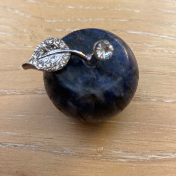 Meet your Posher, Camila - Picture 1 of 1